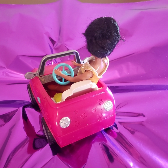 5-piece One Seater Car with 1x Fully Dressed Barbie - Picture 5 of 6